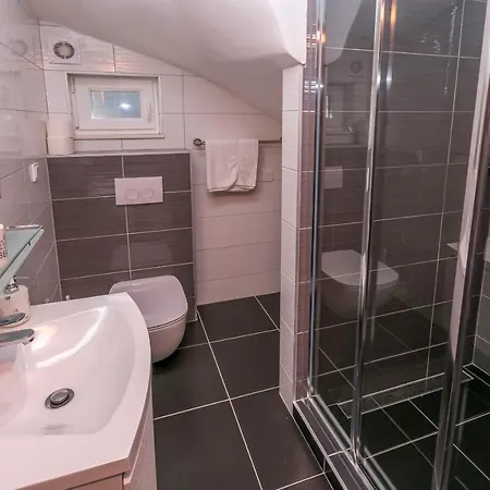 Visnja Apartment *
