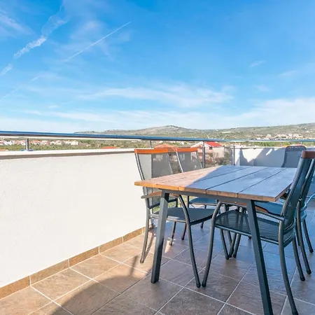 Apartment Visnja *
