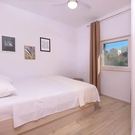 Apartment Visnja *
