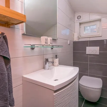 Apartment Visnja Rogoznica (Sibenik-Knin)